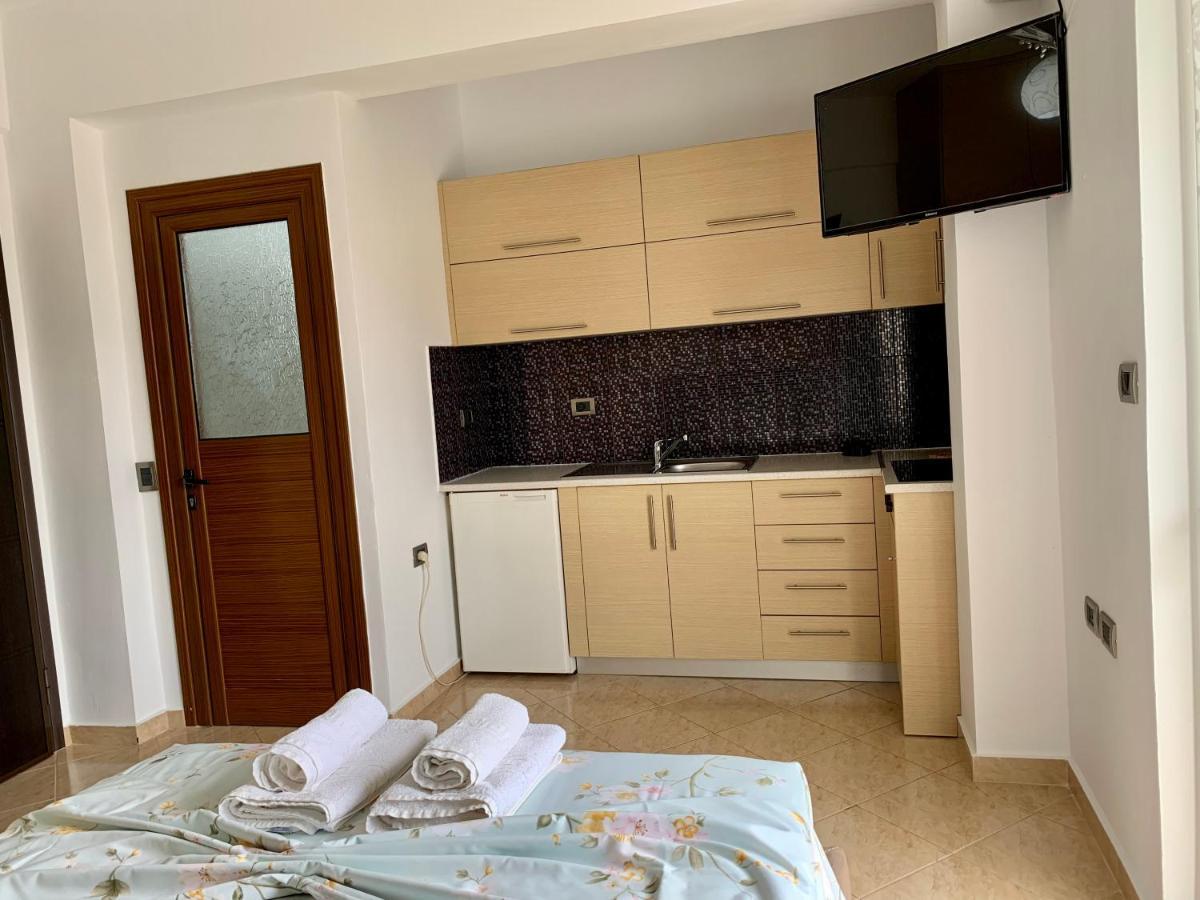 Maxus Apts Appartement Sarandë Buitenkant foto